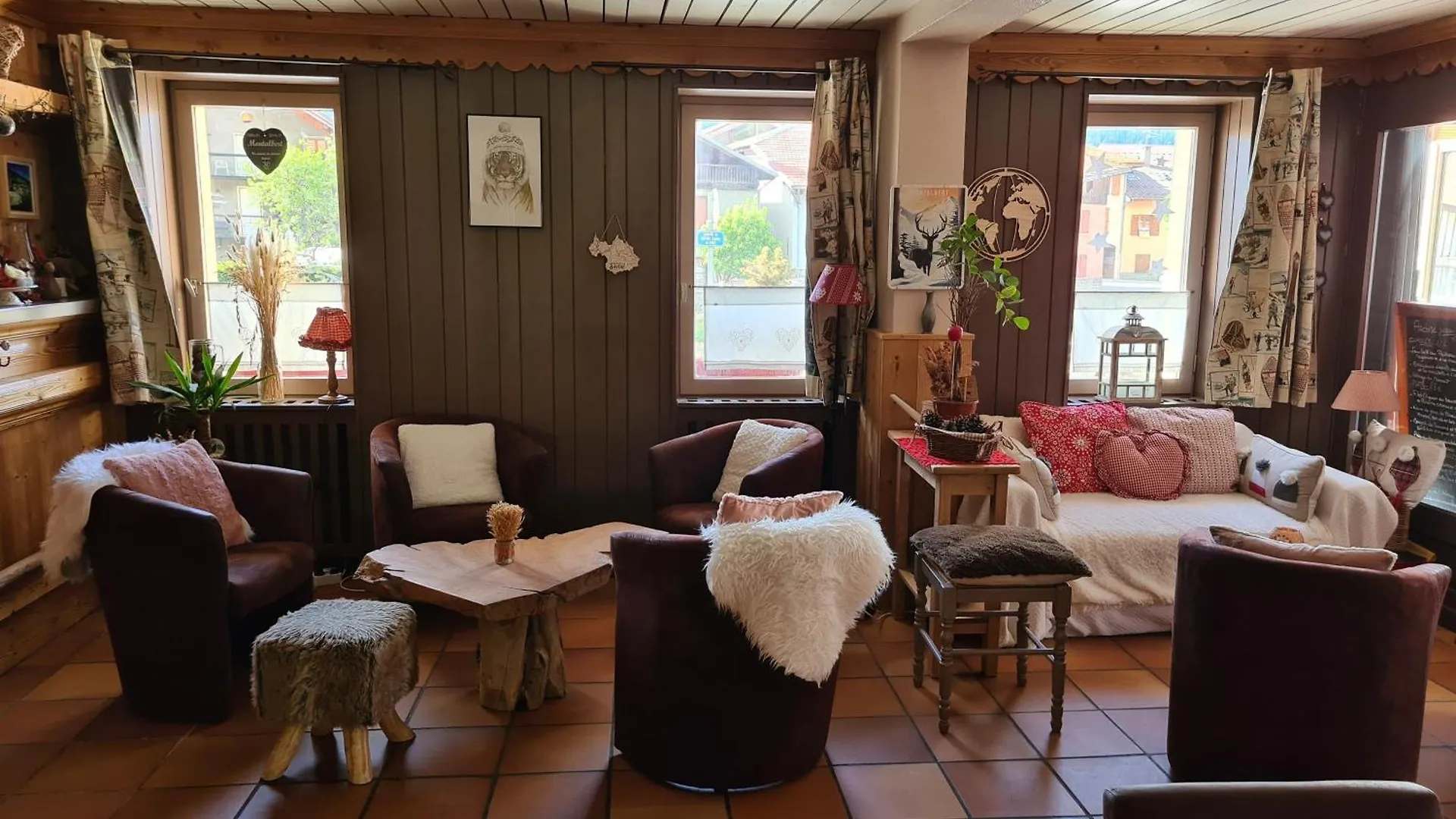 Aparthotel Hotel Et Appart'Hotel Restaurant L'Adray Longefoy