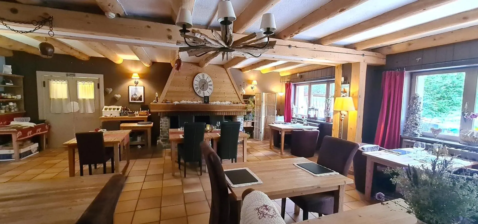 Hotel Et Appart'Hotel Restaurant L'Adray Longefoy 3*,  France